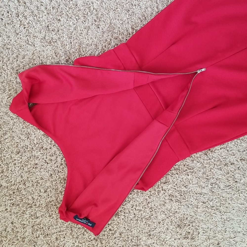 Red Dress - Picture 5 of 9